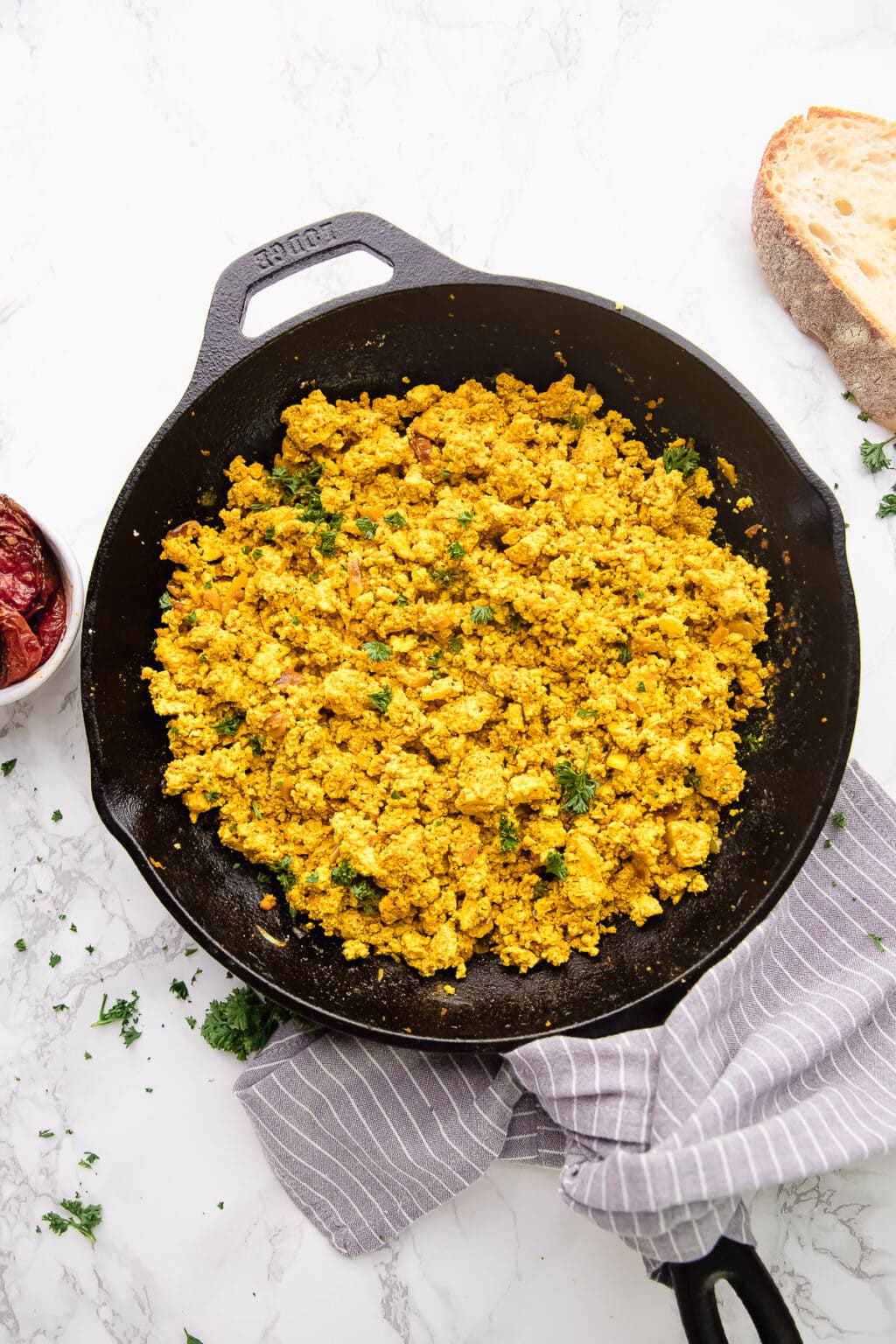 Easy Vegan Tofu Scramble (Low Carb)